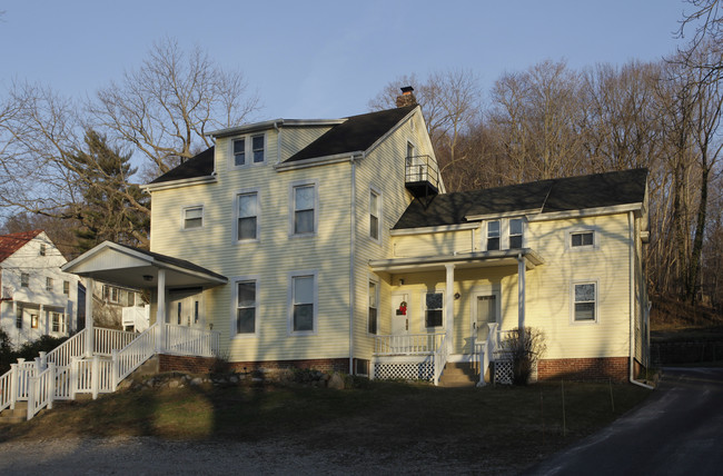 149 Harbor Rd in Cold Spring Harbor, NY - Building Photo - Building Photo