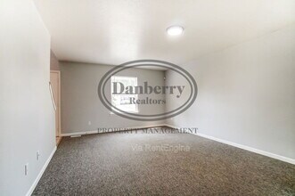 3704 Willow Run Dr in Toledo, OH - Building Photo - Building Photo