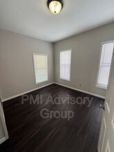 200 SW Orchard St in Topeka, KS - Building Photo - Building Photo