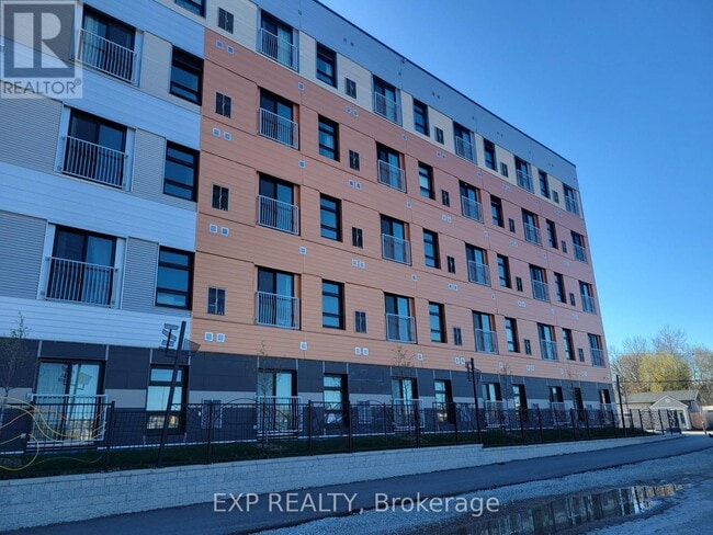 75-175 Barrie Rd