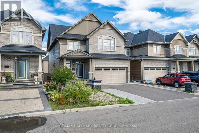 740 Fiddlehead St in Ottawa, ON - Building Photo - Building Photo