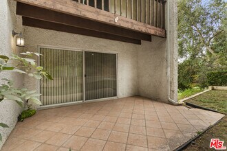 9351 Via Crema in Burbank, CA - Building Photo - Building Photo