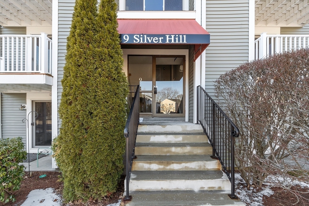 9 Silver Hill Ln in Natick, MA - Building Photo