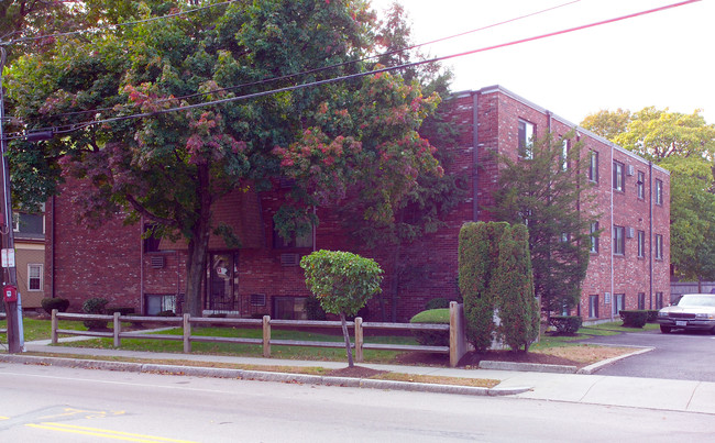 606-612 South St in Quincy, MA - Foto de edificio - Building Photo