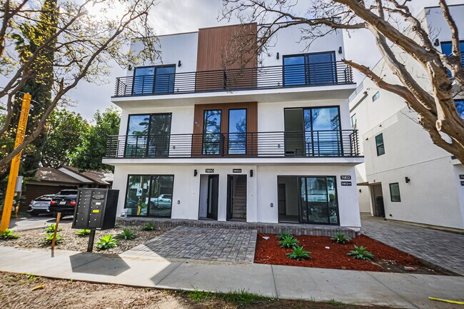 11810 Gilmore St, Unit 3
