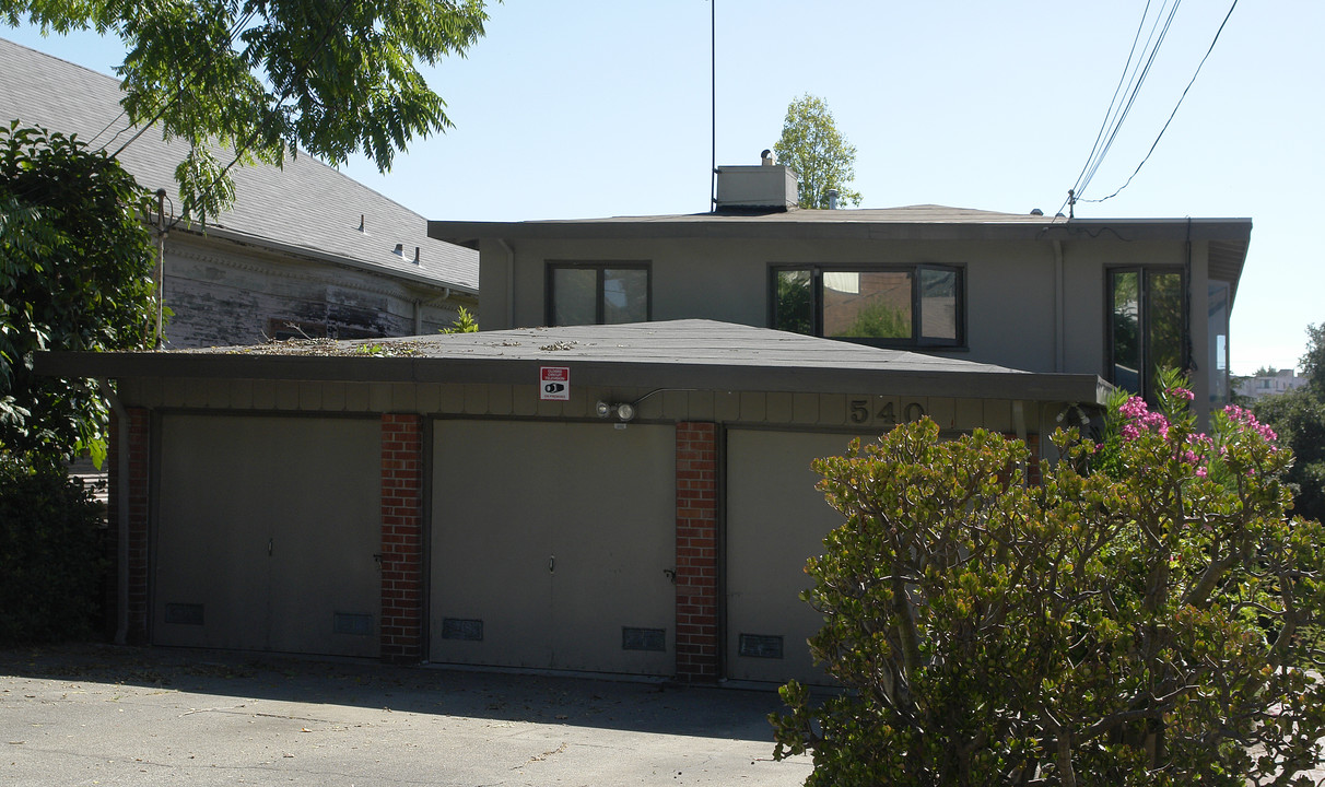 540 Mira Vista Ave in Oakland, CA - Building Photo