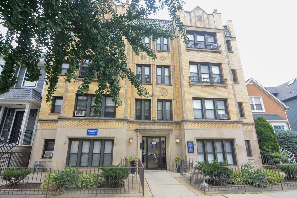 4742 N Hermitage in Chicago, IL - Building Photo