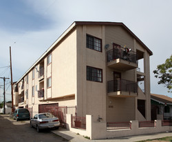 1025 Gaviota Ave Apartments