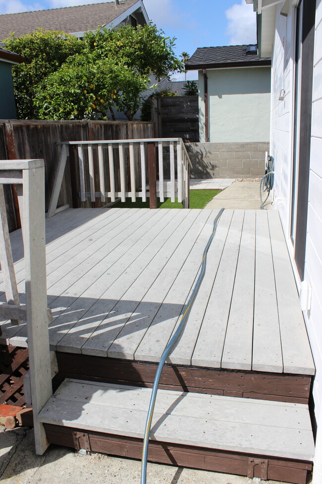 341 5th Ave in Santa Cruz, CA - Foto de edificio - Building Photo