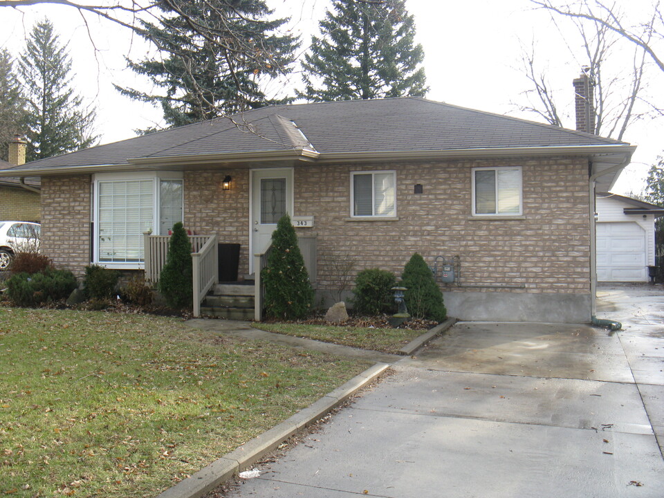 343 Speedvale Av E in Guelph, ON - Building Photo