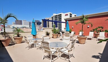 235 Market St in San Diego, CA - Building Photo - Building Photo