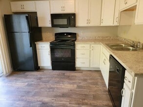 694 S Cedar St in Lititz, PA - Building Photo - Building Photo