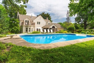 2730 Glenhurst Ave in Minneapolis, MN - Building Photo - Building Photo