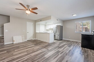 4744 E Portland St in Phoenix, AZ - Foto de edificio - Building Photo