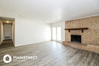 1822 El Paso St in Lewisville, TX - Foto de edificio - Building Photo