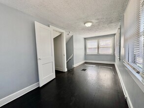 5344 Brooklyn Ave in Kansas City, MO - Building Photo - Building Photo