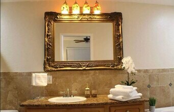 6424 Santa Monica Dr, Unit B in Tampa, FL - Building Photo - Building Photo