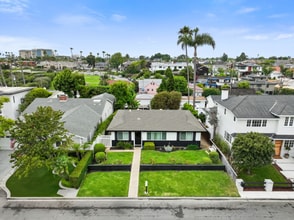 421 Tustin Ave in Newport Beach, CA - Building Photo - Building Photo