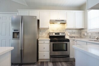 7017 Farrington Farms Dr in Wilmington, NC - Building Photo - Building Photo
