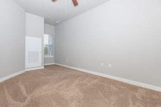 The Groves on Devils Glen in Bettendorf, IA - Building Photo - Building Photo
