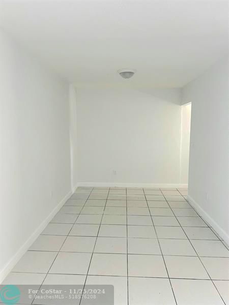 1245 W 24th St in Hialeah, FL - Building Photo - Building Photo