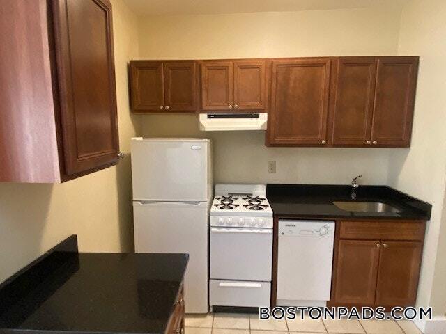 38 Hemenway St in Boston, MA - Building Photo