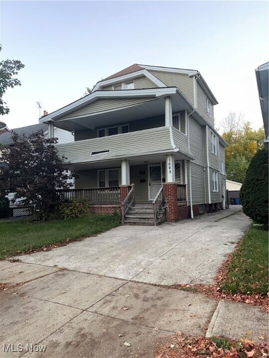 1665 Cliffview Rd in Cleveland, OH - Building Photo