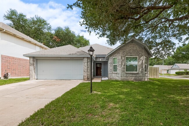 2902 Secluded Dr in Sugar Land, TX - Building Photo - Building Photo