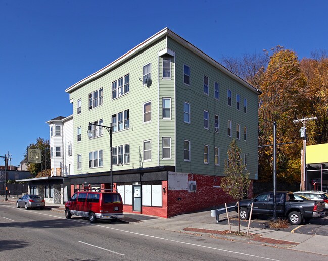 156 Shrewsbury St in Worcester, MA - Foto de edificio - Building Photo