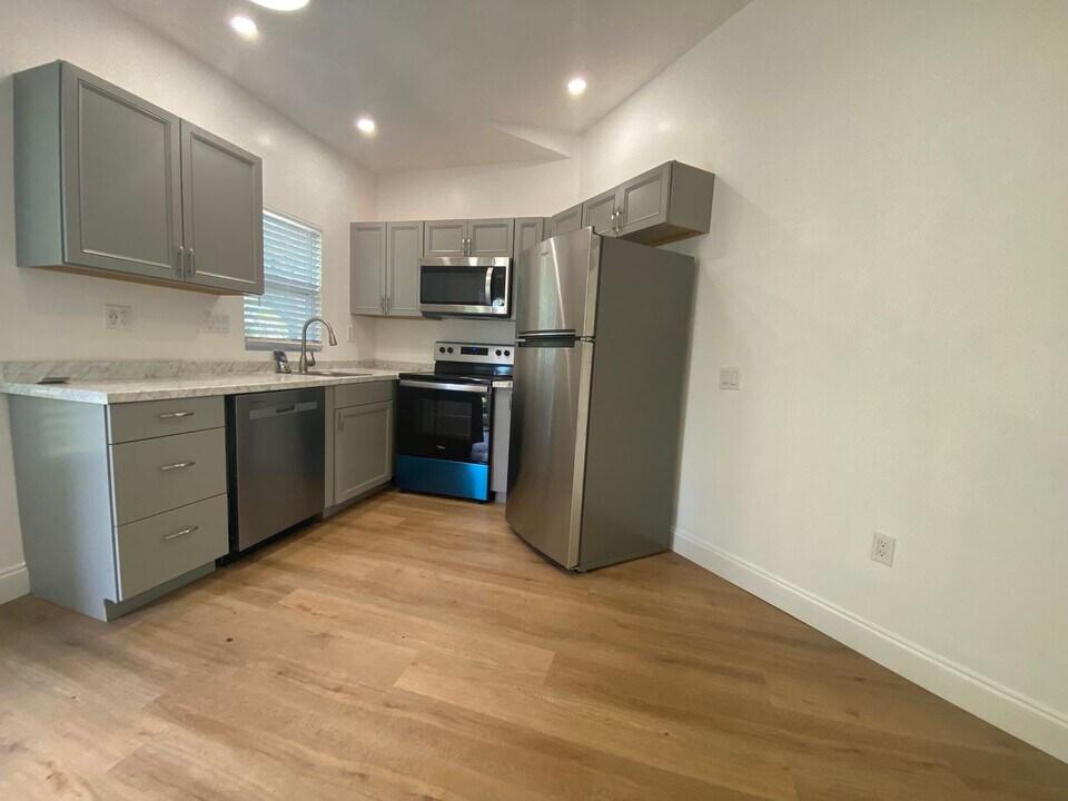 536 Sunrise Dr in Orlando, FL - Building Photo
