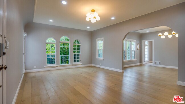 818 S Detroit St in Los Angeles, CA - Building Photo - Building Photo