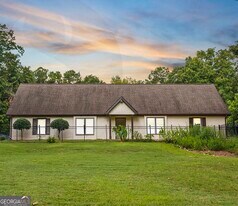 9285 Cedar Ridge Dr NW in Covington, GA - Building Photo