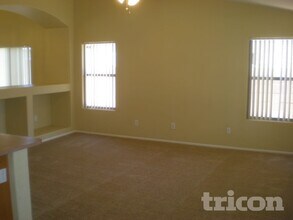 5334 N Ormondo Way in Litchfield Park, AZ - Building Photo - Building Photo