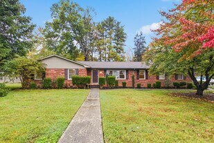 1901 Scenic Dr in Maryville, TN - Building Photo
