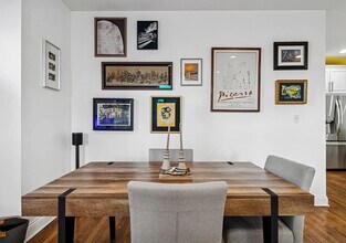 453 N May St, Unit May St. in Chicago, IL - Building Photo - Building Photo