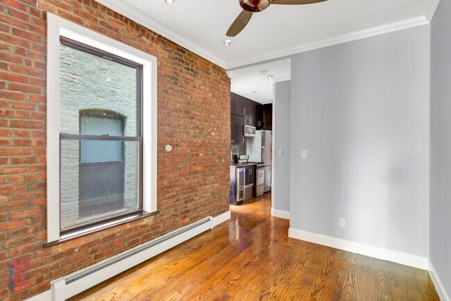15 W 103rd St in New York, NY - Building Photo - Building Photo
