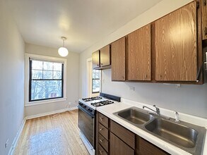 3007 N Racine Ave, Unit 4 in Chicago, IL - Building Photo - Building Photo