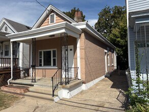 2756 Latonia Ave in Covington, KY - Building Photo - Building Photo