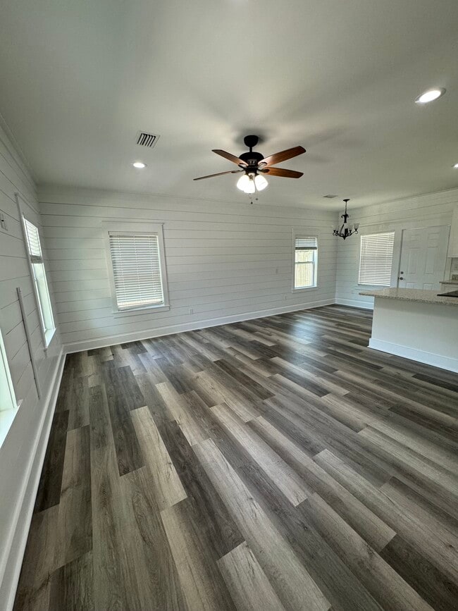115 N Vestavia St in Panama City Beach, FL - Building Photo - Building Photo