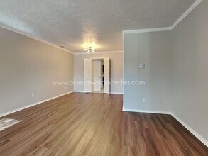 8322 Lullwater Dr in Dallas, TX - Building Photo - Building Photo