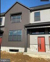 131 Despina Dr in Mechanicsburg, PA - Building Photo