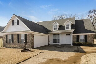 200 Cameron Dr, Unit 163 in Oakland, TN - Building Photo
