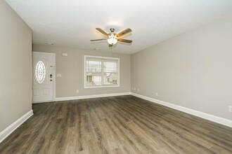 1040 Tammy Sue Ln in La Vergne, TN - Building Photo - Building Photo