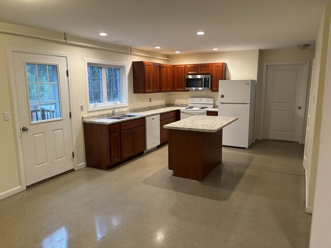 10 Old Barn Rd, Unit 1