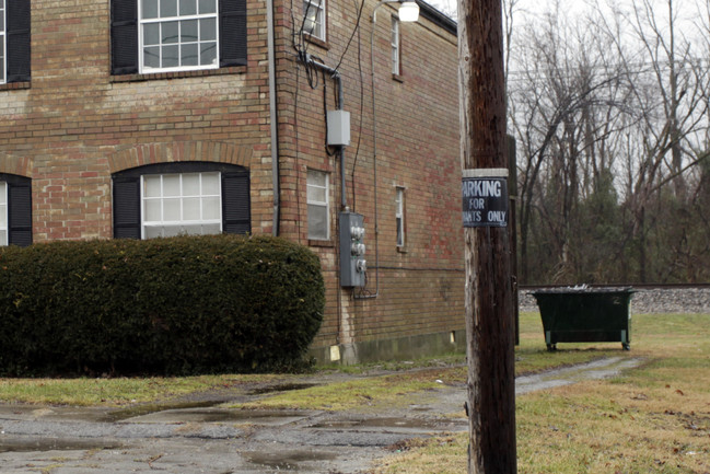 10406 Greentree Ln in Louisville, KY - Building Photo - Building Photo