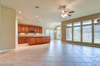 5426 Linden Rose Ln in Sugar Land, TX - Building Photo - Building Photo