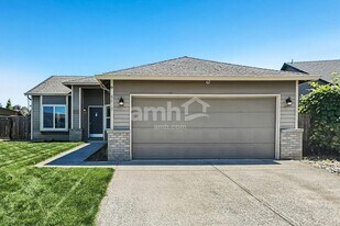 6617 NE 166th Ave in Vancouver, WA - Building Photo