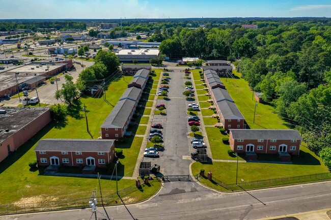 King George Apartments in Fayetteville, NC - Building Photo - Building Photo