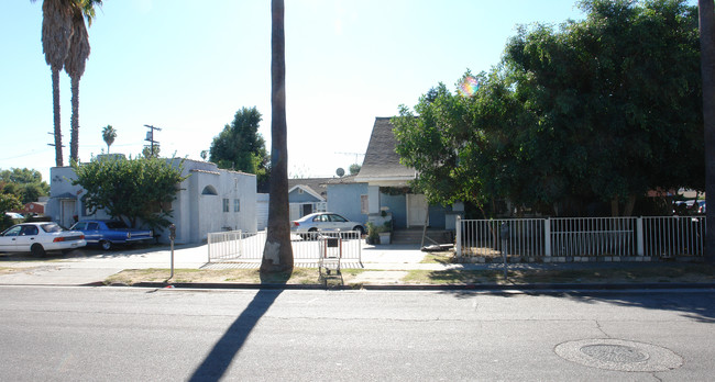 14422-14426 Haynes St in Van Nuys, CA - Building Photo - Building Photo