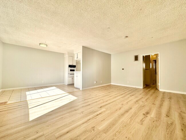 property at 322 S Commonwealth Ave